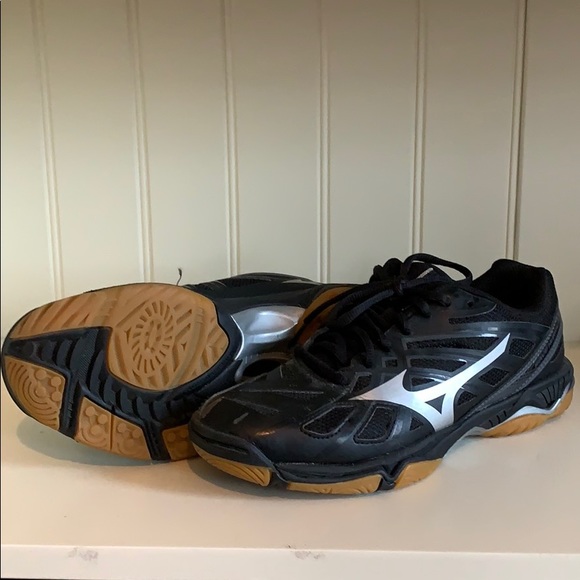 Volleyball Shoes - Picture 2 of 7